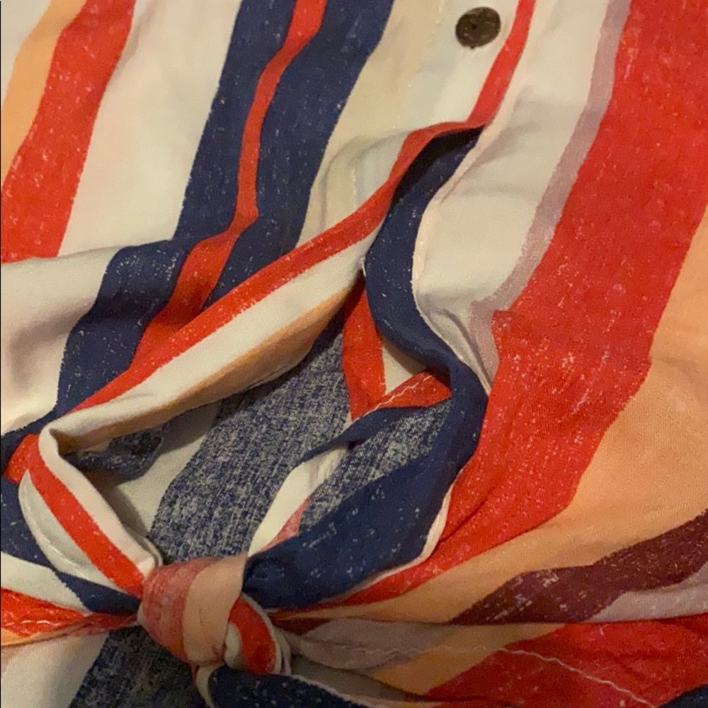 button up collared tee - Picture 2 of 4